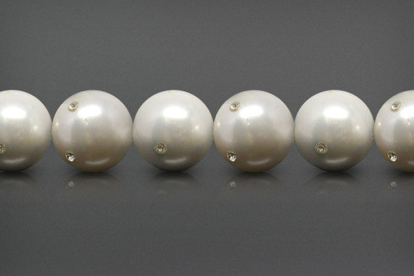 Shell Pearl Round White w/Clear Czechish Rhinestone Beads